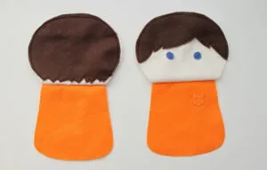 Doll pentru un băiat cu mâinile