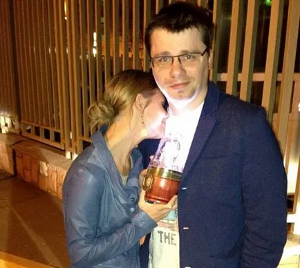 Kristina Asmus a ieșit - stagiari - si vrea copiii de la Kharlamov, evgenge blogger pe site-ul 28 aprilie (stagiari) Kristina Asmus a ieșit - stagiari - și vrea copii de la Kharlamov, Blogger evgenge on-line 28 aprilie