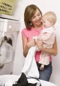 Mamele să observăm ce și cum lucrurile se spală copilul nou-născut (nou-născut) Mamele să observăm ce și cum lucrurile se spală copilul nou-născut
