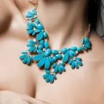 Moda bijuterii 2017 tendințele de bijuterii, bijuterii de pe gât, primăvară de vară, fotografie (bijuterie) Moda bijuterii 2017 tendințele de bijuterii, bijuterii de pe gât, primăvară de vară, fotografie