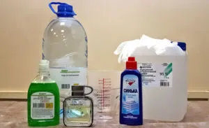 Fie că este posibil să se utilizeze apă în loc de lichid de parbriz (apa) Fie că este posibil să se utilizeze apa in loc de lichid de parbriz