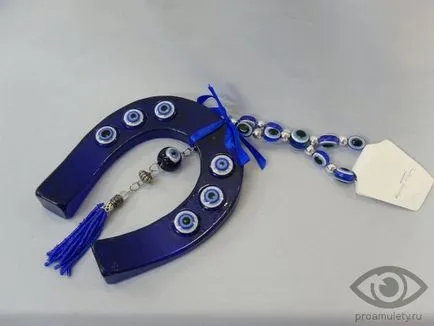 Charm potcoave cu mâinile lor
