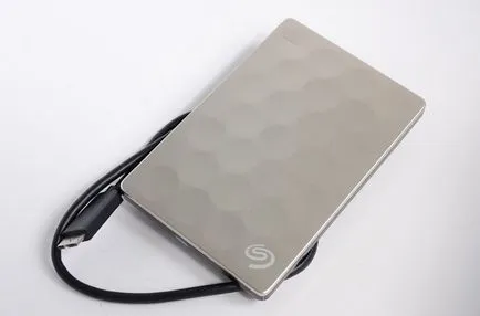 Privire de ansamblu a hard disk extern de rezervă, plus seagate ultrasubțire - itndaily