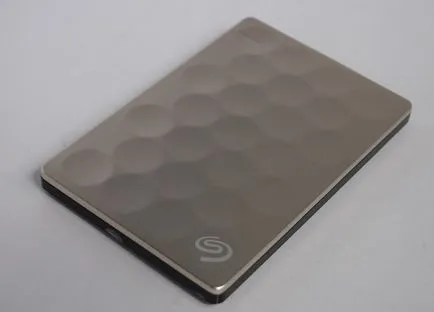 Privire de ansamblu a hard disk extern de rezervă, plus seagate ultrasubțire - itndaily