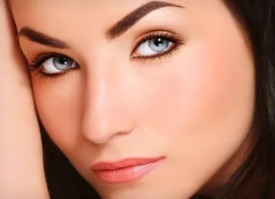 Colorarea sprâncene înainte și după vopsire, ca o culoare în cabină