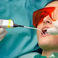 Albirea dintilor rau si de a beneficia, stomatologie (dentare) Albirea dintilor rau si de a beneficia, tratament stomatologic