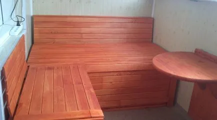 masă pliantă pe balcon cu mâinile pliere, desfășurare, modul de a face, fotografie, mobila pe balcon,