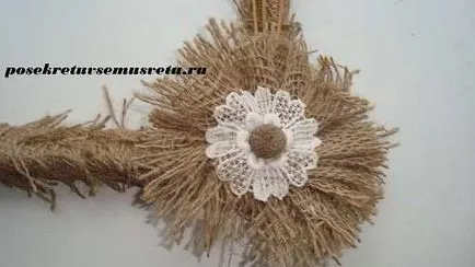 Panouri realizate din materiale naturale, hostess