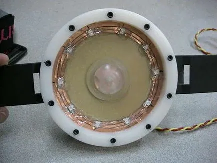 reactor de personal om de fier „roboți cu propriile lor mâini
