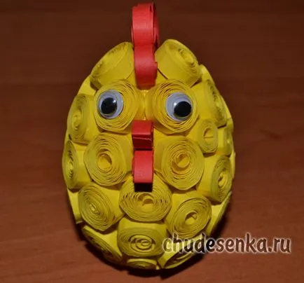 pui de Paște în tehnicile Quilling