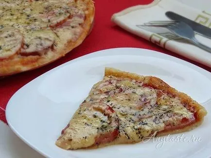 Pizza cu cârnați, brânză și roșii pas cu pas reteta cu fotografii, cum să gătească cu (brânză și roșii) Pizza cu cârnați, brânză și roșii reteta pas cu pas, cu fotografii, cum să gătească cu