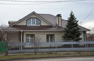Selectarea, alegerea de culori siding și combinarea cu acoperișul casei (video și fotografii de case)
