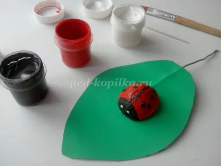Floarea-soarelui din materiale naturale, cu propriile lor mâini