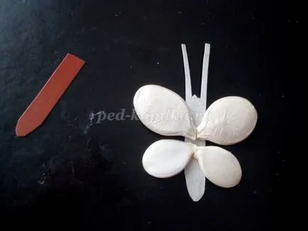 Floarea-soarelui din materiale naturale, cu propriile lor mâini