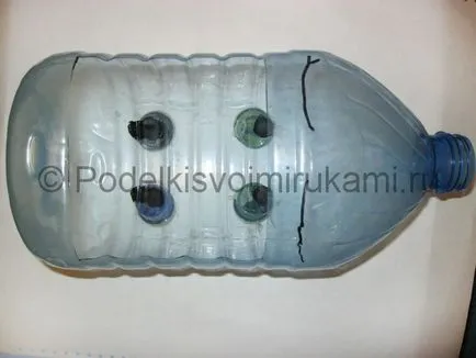 De porc dintr-o sticlă de plastic cu mâinile (foto) meserii finale Porc dintr-o sticlă de plastic cu mâinile