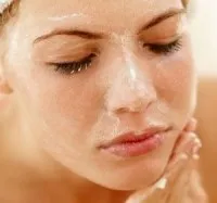 Procedura de peeling facial