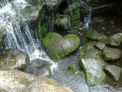Spell pe luna tot mai mare de iubire (în creștere) Spell pe luna tot mai mare de iubire