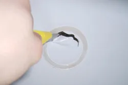 Repararea întindeți tavan, cu mâinile sale manual (plafoane de reparații cu mâinile lor) Repararea întinde plafon cu ghidul său mâini