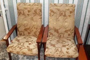 Reparați și strângeți scaunul cu mâinile, mobilierul cu propriile sale mâini (tapițerie) Reparați și strângeți scaunul cu mâinile, mobilierul cu mâinile lor
