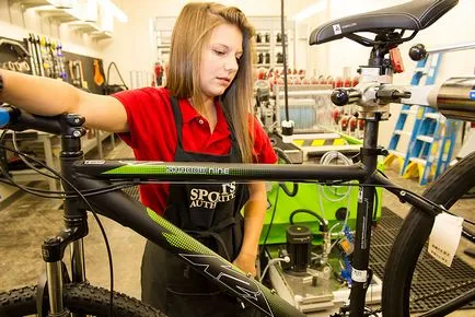 Mountain bike repara propriile lor mâini