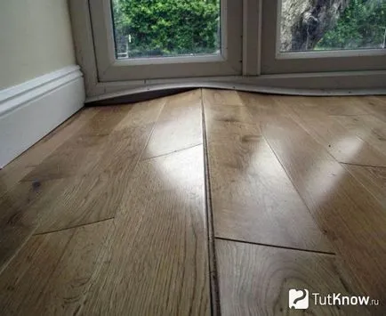 Reparare și restaurare a unui laminat cu mâinile lor (la același nivel cu suprafața podelei) Reparare și restaurare a unui laminat cu mâinile lor