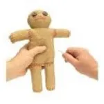 Ritualurile papusa voodoo cu subordonarea voinței proprii omului, pentru a atrage bani de la domiciliu