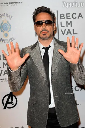 Robert Downey Jr. „8 ani, tatăl meu mi-a dat-o» școală
