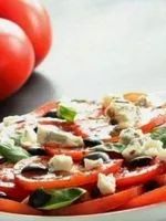 Salata cu roșii și varză