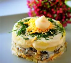Salata cu carne de pui si cartofi