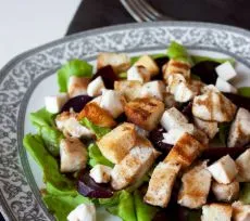 Salata cu carne de pui si cartofi