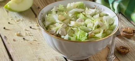 Salata de varză chinezească - retete cu carne de pui, batoane de crab, castravete și șuncă (Chinese) Salata de varză chinezească - rețete cu carne de pui, bastoane crabi, castraveți și șuncă