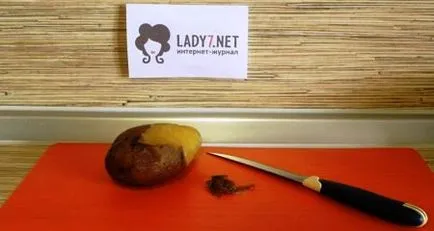 Salata cu prune uscate, carne de pui si ciuperci - reteta cu fotografii