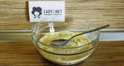 Salata cu prune uscate, carne de pui si ciuperci - reteta cu fotografii