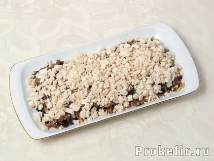 Salata cu prune uscate și ciuperci 8 rețete simple