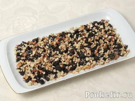 Salata cu prune uscate și ciuperci 8 rețete simple