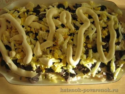 Salata cu prune uscate și ciuperci 8 rețete simple