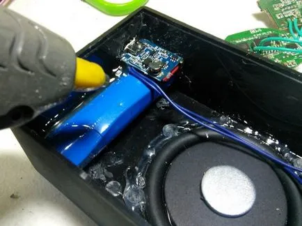 Homemade Bluetooth-difuzor cu mâinile