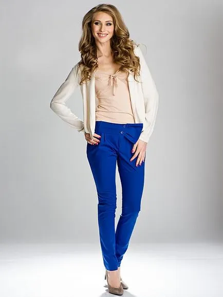Din ceea ce sa poarte pantaloni albastru fotografii de femei