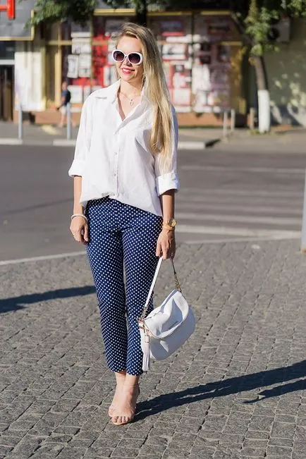 Din ceea ce sa poarte pantaloni albastru fotografii de femei