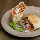 Layer afumat Salata de pui, ciuperci și prune (salată) salata Layered cu pui afumat, prune și ciuperci