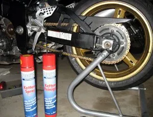 Lanțul de grăsime motocicleta - în timp ce efectua (motociclete) Lanțul de grăsime motocicleta - în timp ce efectua