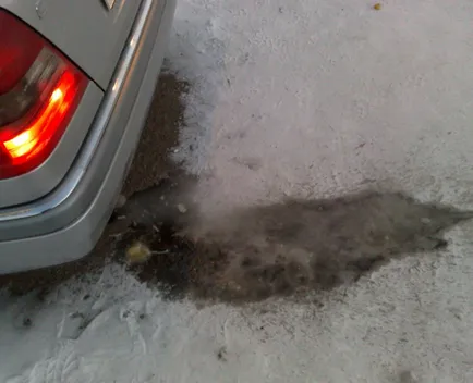 Metode pentru a încălzi înghețat țeava de eșapament auto și amortizor de zgomot a preveni glazură