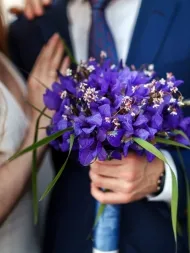 Buchet de irisi si alte idei de nunta folosind iris