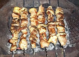 Porc secrete de gătit kebab maioneza