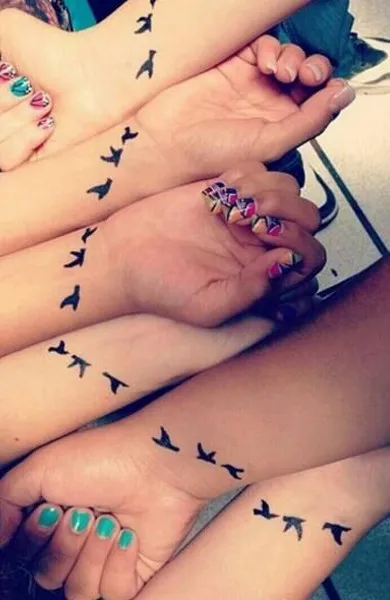 păsări Tattoo - ceea ce înseamnă schițe tatuaj și fotografii (imagini) păsări Tattoo - ceea ce înseamnă desene tatuaj și fotografii