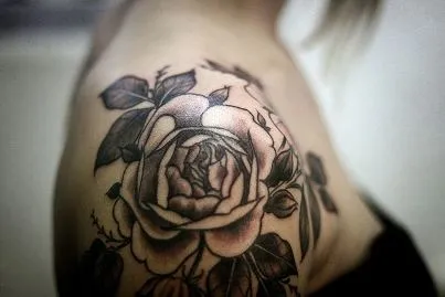 Tatuaj - Rose