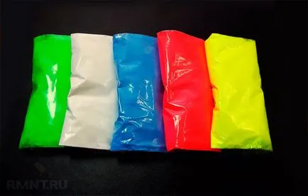 Glow în întuneric vopsea cu mâinile lor