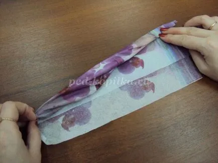 Topiara de trandafiri din servetele cu mâinile lor (mâini) Topiara de trandafiri din servetele cu mâinile lor