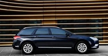 Universal, care este universal, diferit de hatchback, sedan, minivan