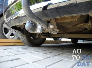 Instalați bara de tractare a instala în mod corespunzător pe o mașină
